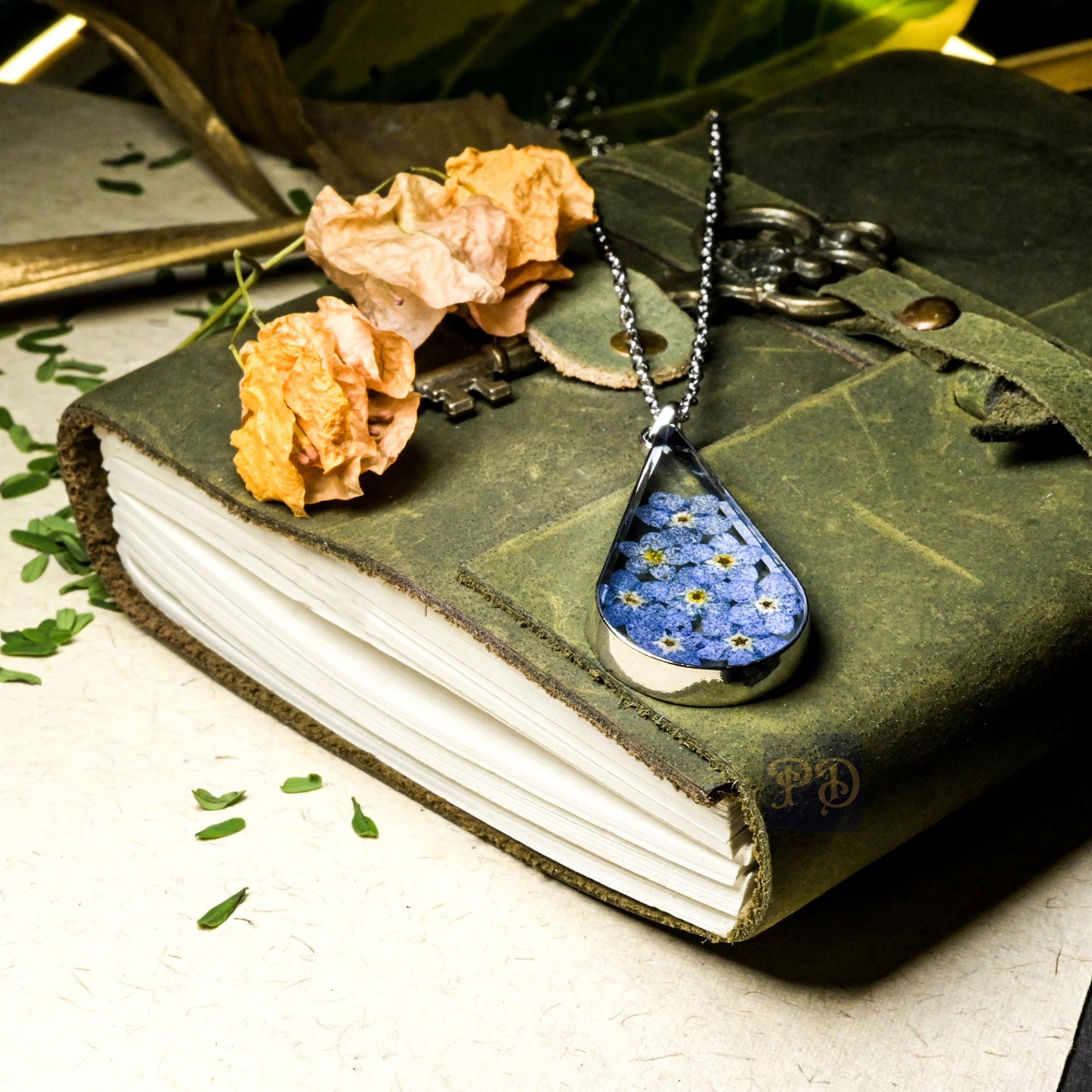 Pint of Petal Necklace Magic
