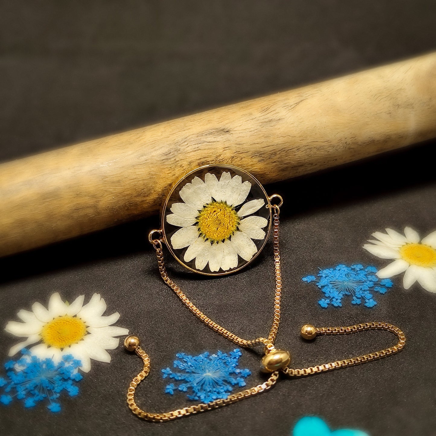 Enchanting Daisy Bracelet