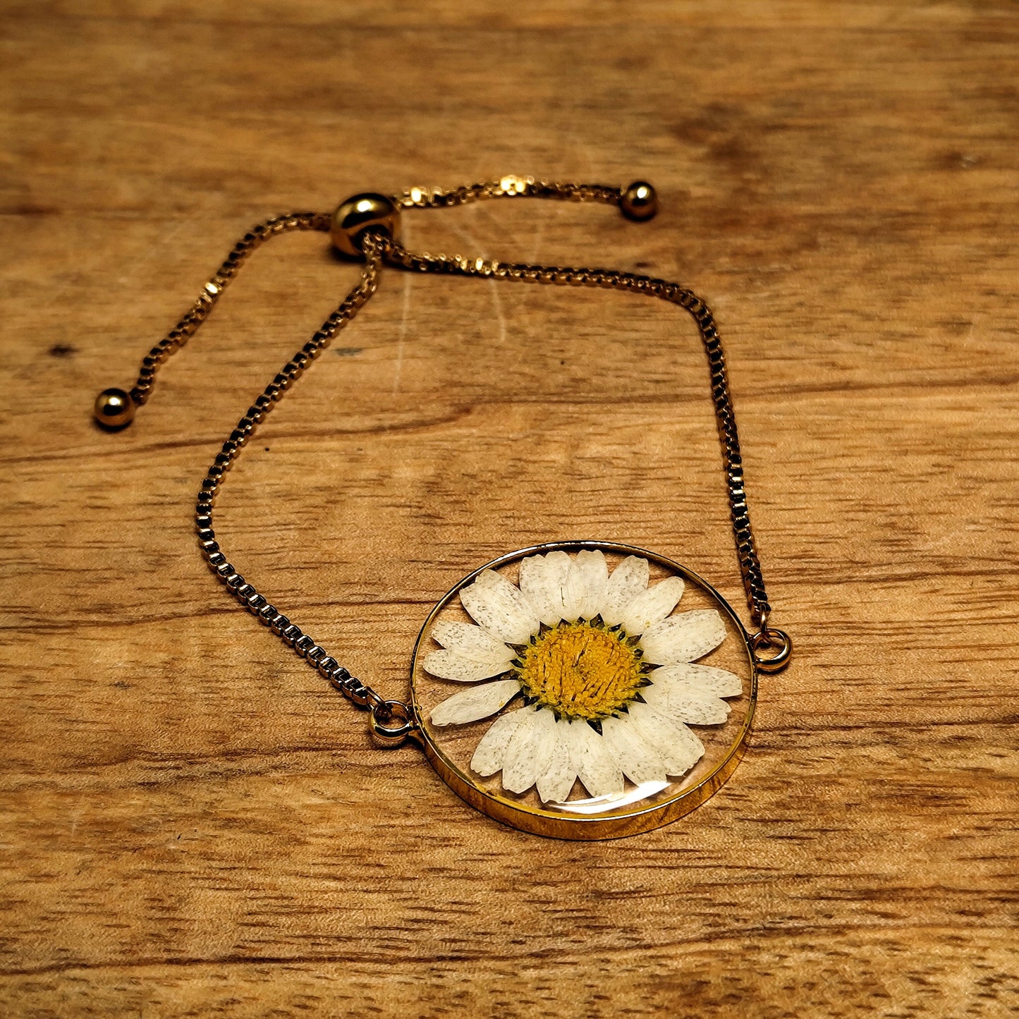 Enchanting Daisy Bracelet