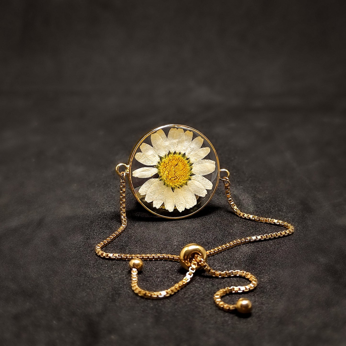 Enchanting Daisy Bracelet