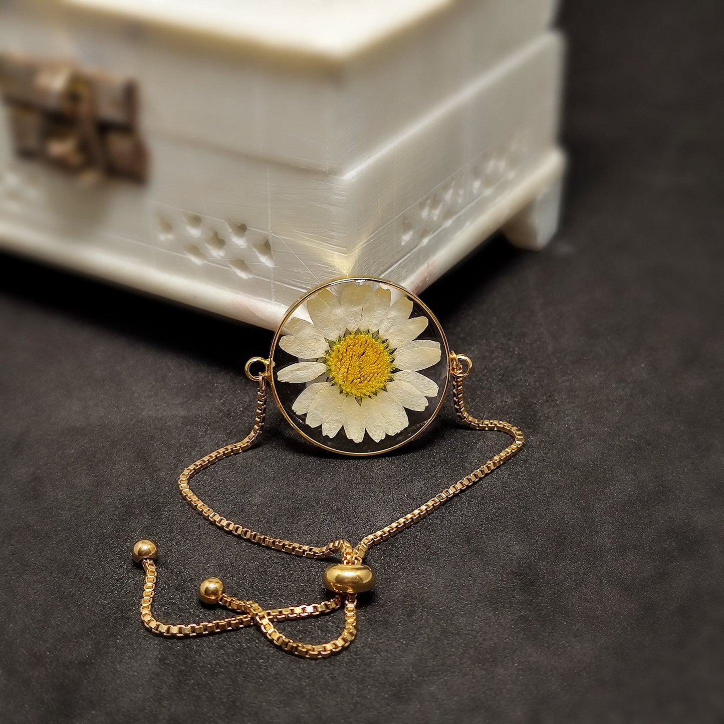 Enchanting Daisy Bracelet