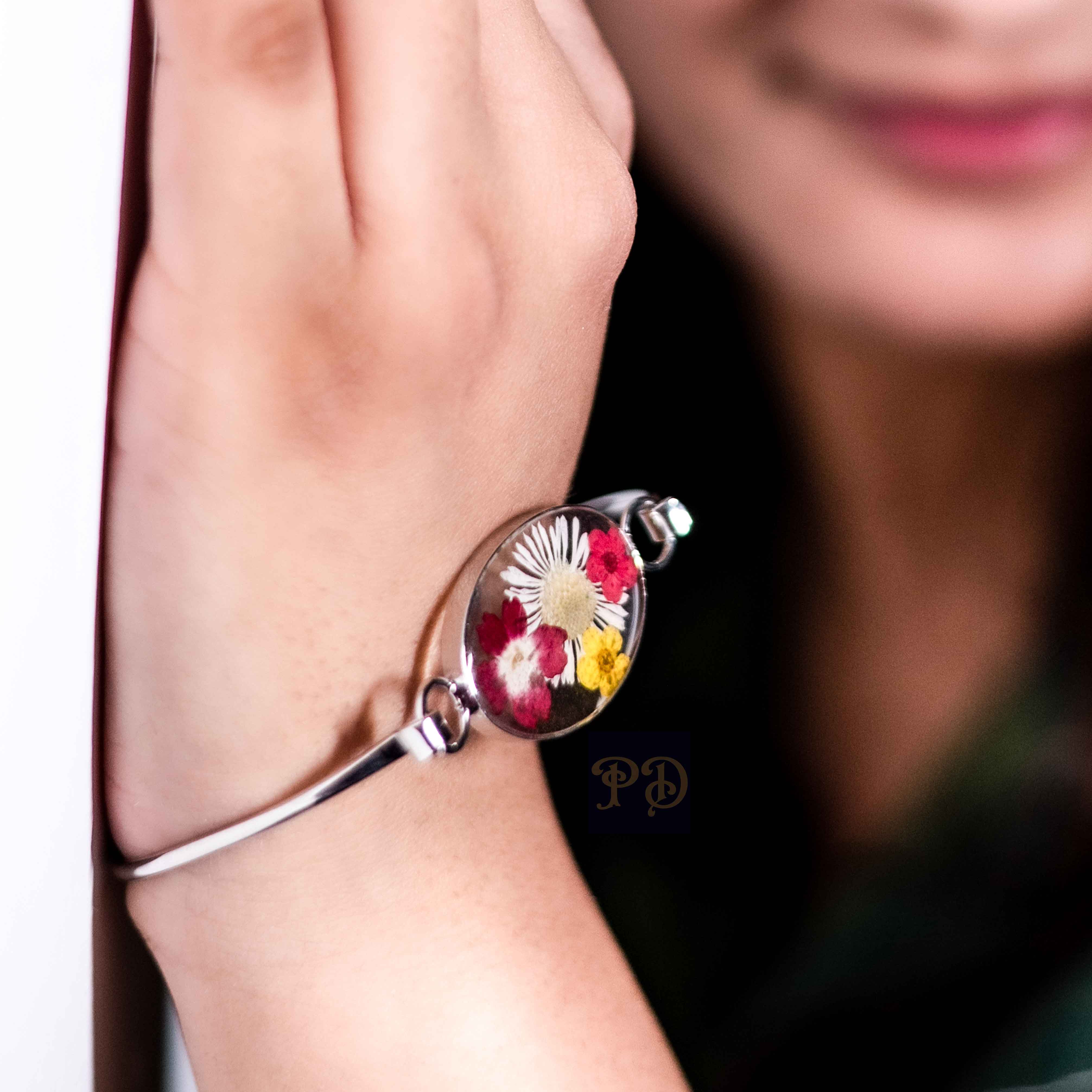 Real flower bangle, pressed flower bracelet, resin floer bangle, red rose  bangle, hydrangea bangle, yellow jerusalem , botanical jewelry